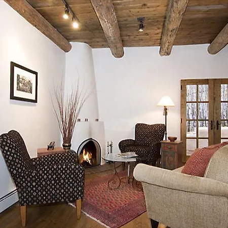 Old Charm Main House One-bedroom Holiday