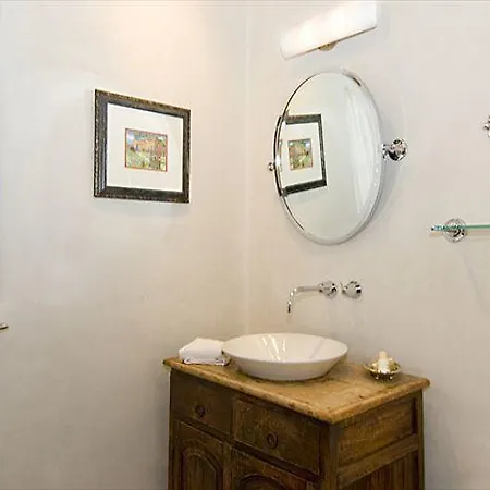 Old Charm Main House One-bedroom Holiday Holiday home *