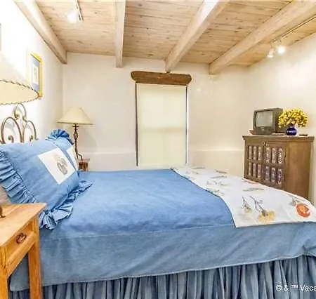 Old Charm Main House One-bedroom Holiday *